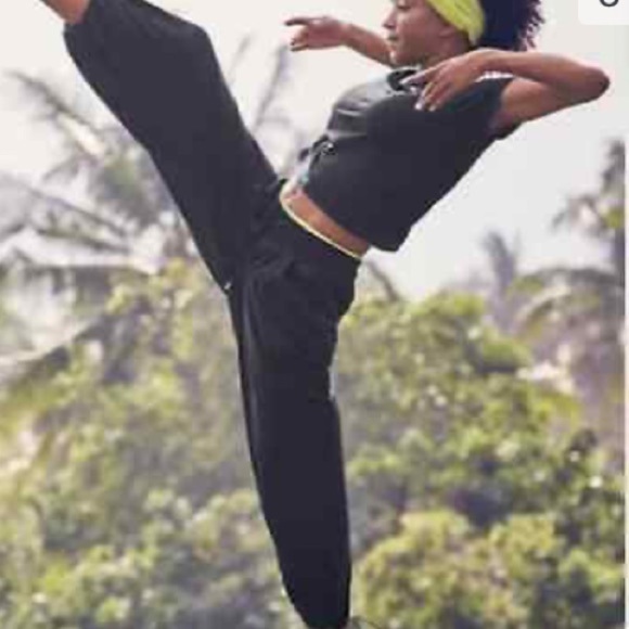 12.Athleta Black Revive Pant - Picture 12 of 16